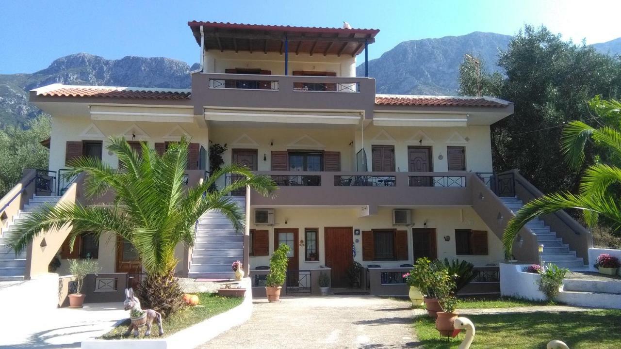 Mιχαλης Apartments Paramythia Esterno foto