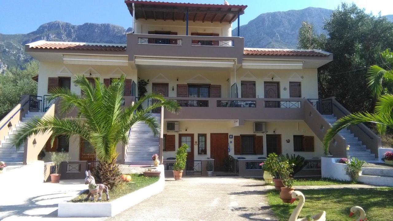 Mιχαλης Apartments Paramythia Esterno foto